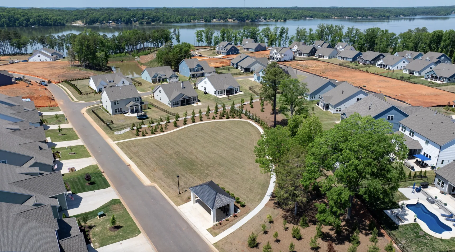 Harbor Pointe homesites along Fishing Creek Lake