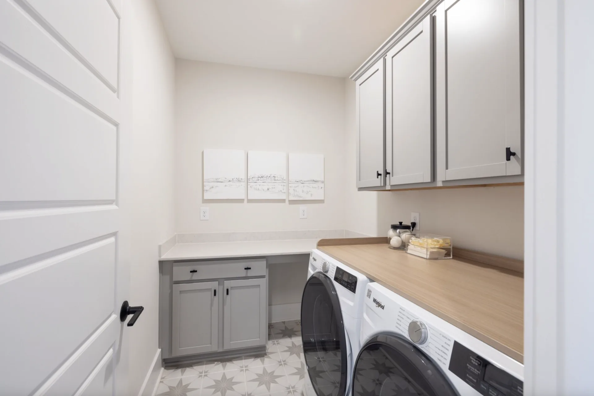 Laundry room in the Winslow